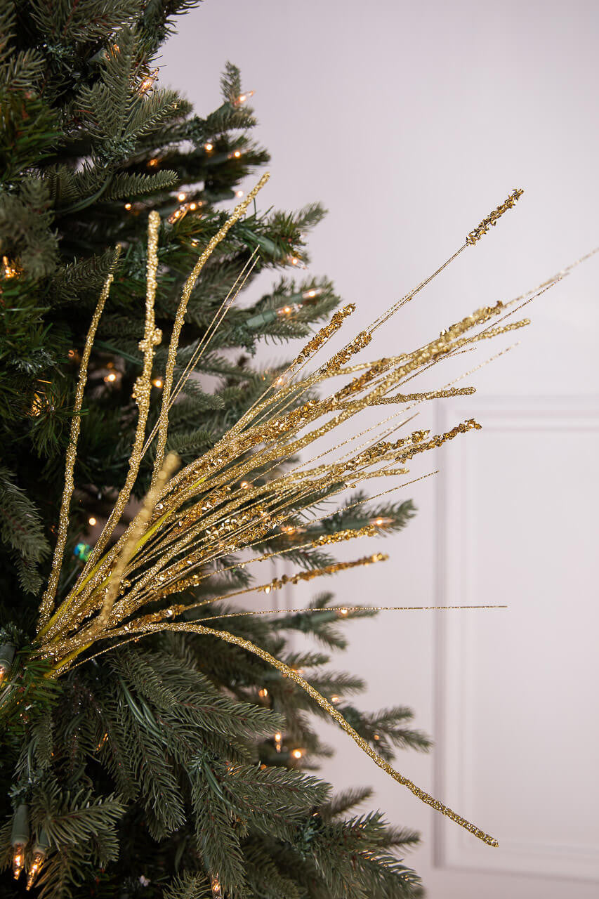 31 Inch Grass Berry Spray – Elegant Green Texture for Festive Christmas Styling