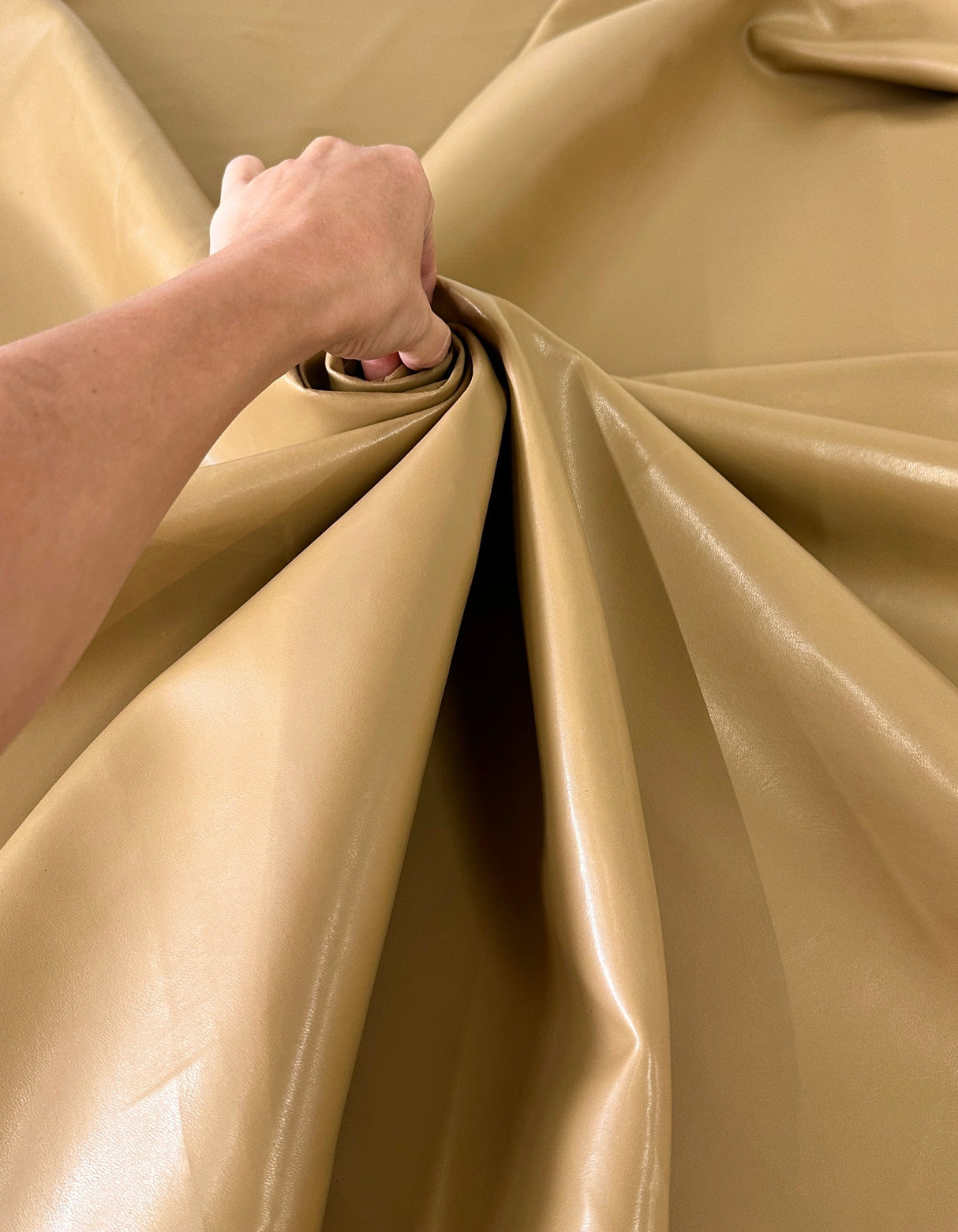 Stretch Faux Leather Caramel