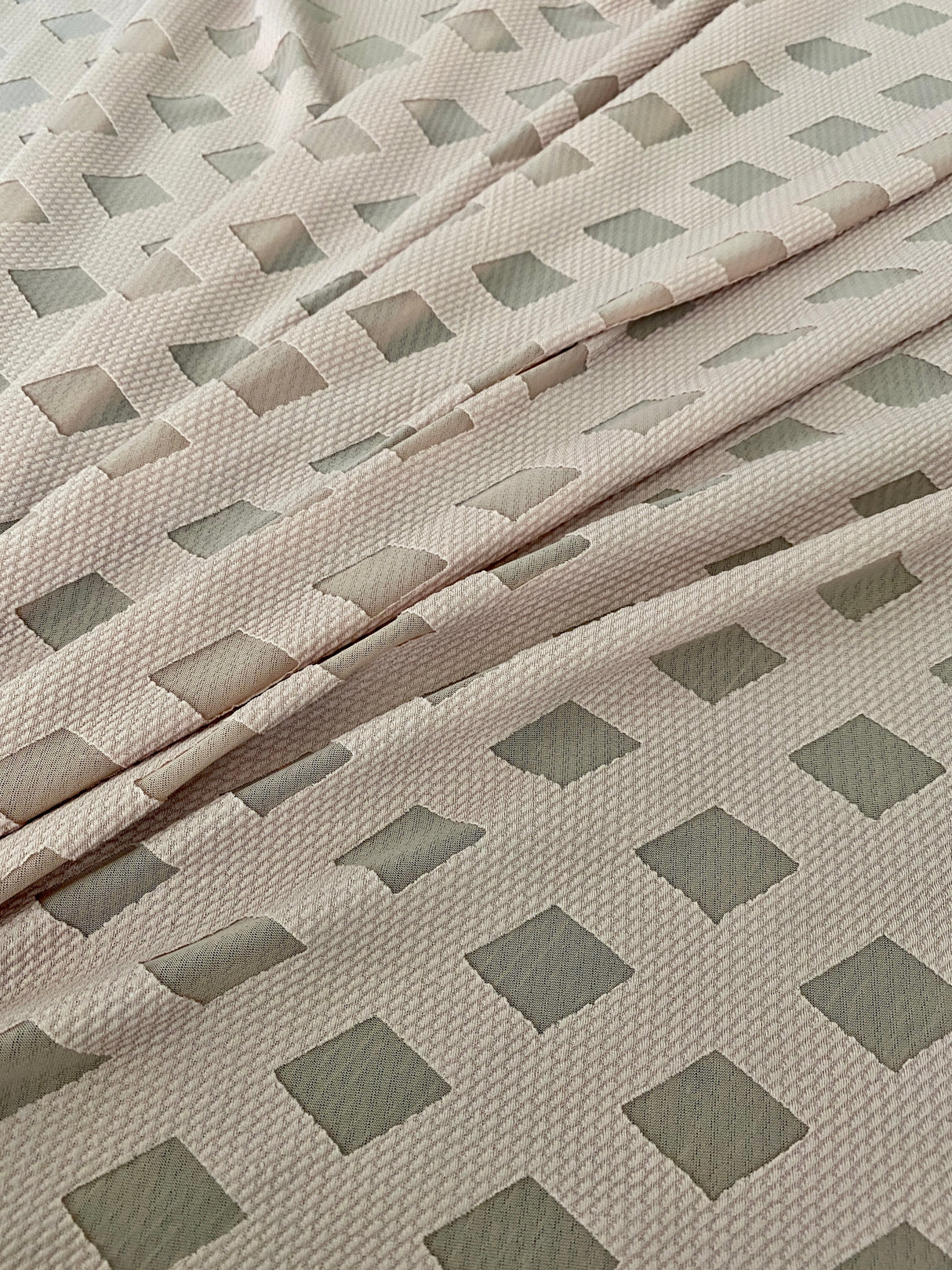 Stretch Diamond Pattern Knit