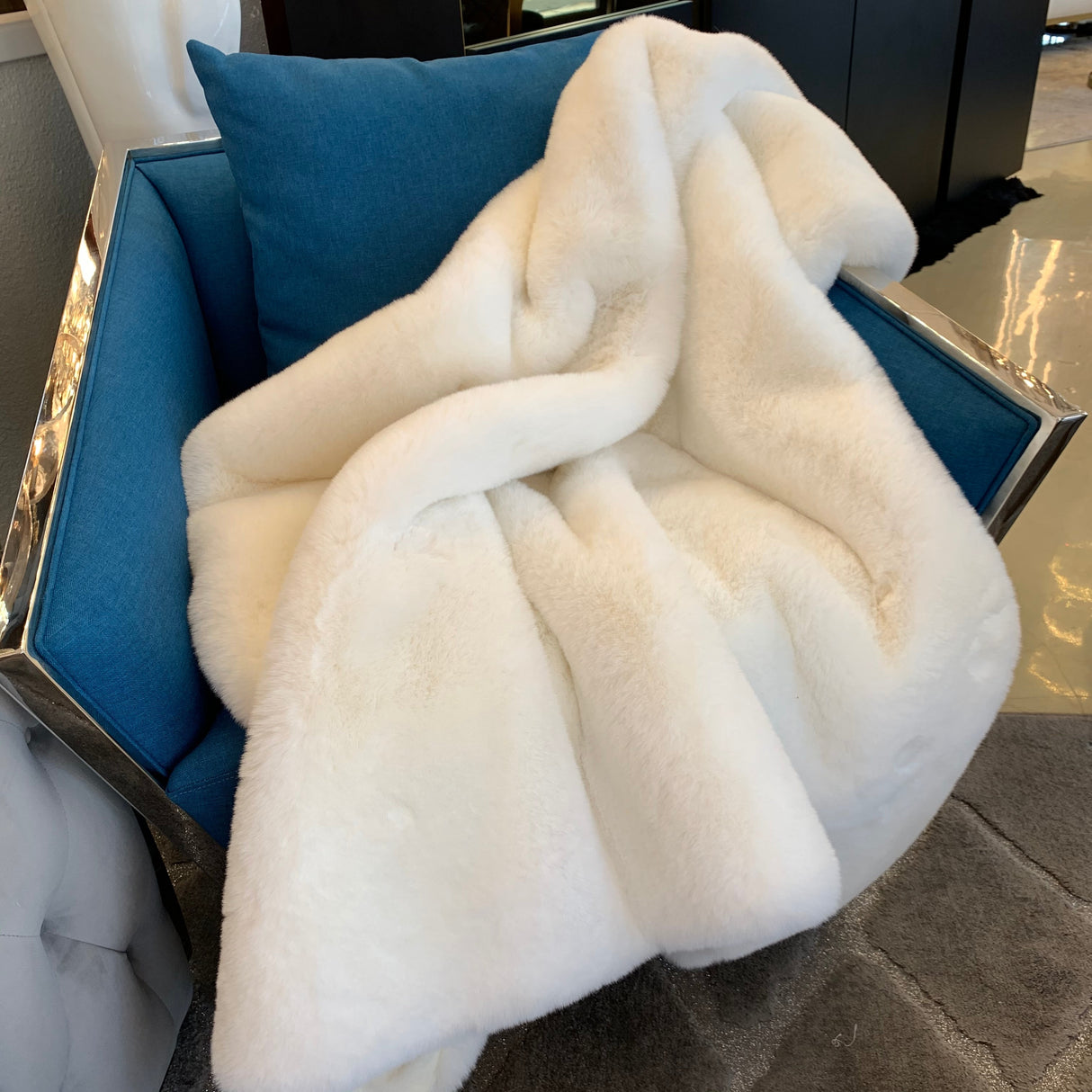 Soft Cozy Faux Fur Fabric - Offwhite, Chinchilla Rabbit Fur Look, 50" X 60" (1 Piece)