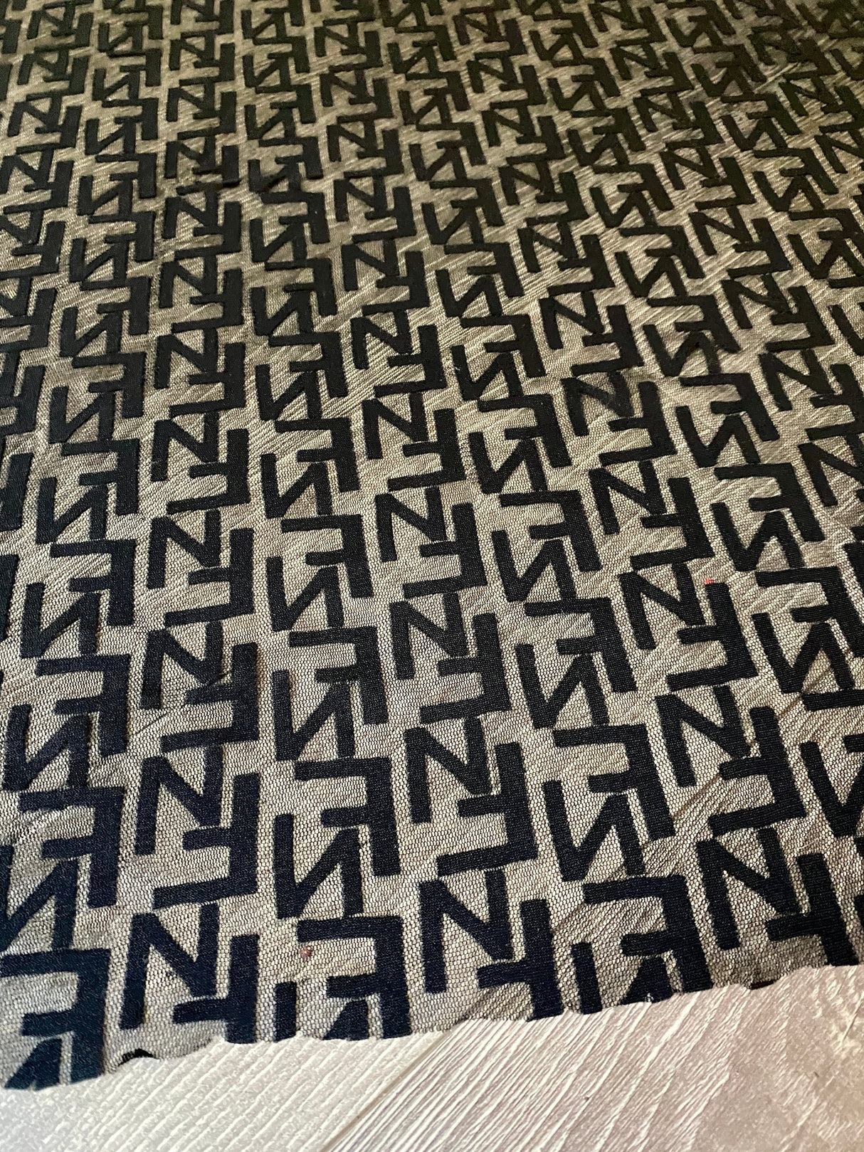 Black Geometric Power Mesh