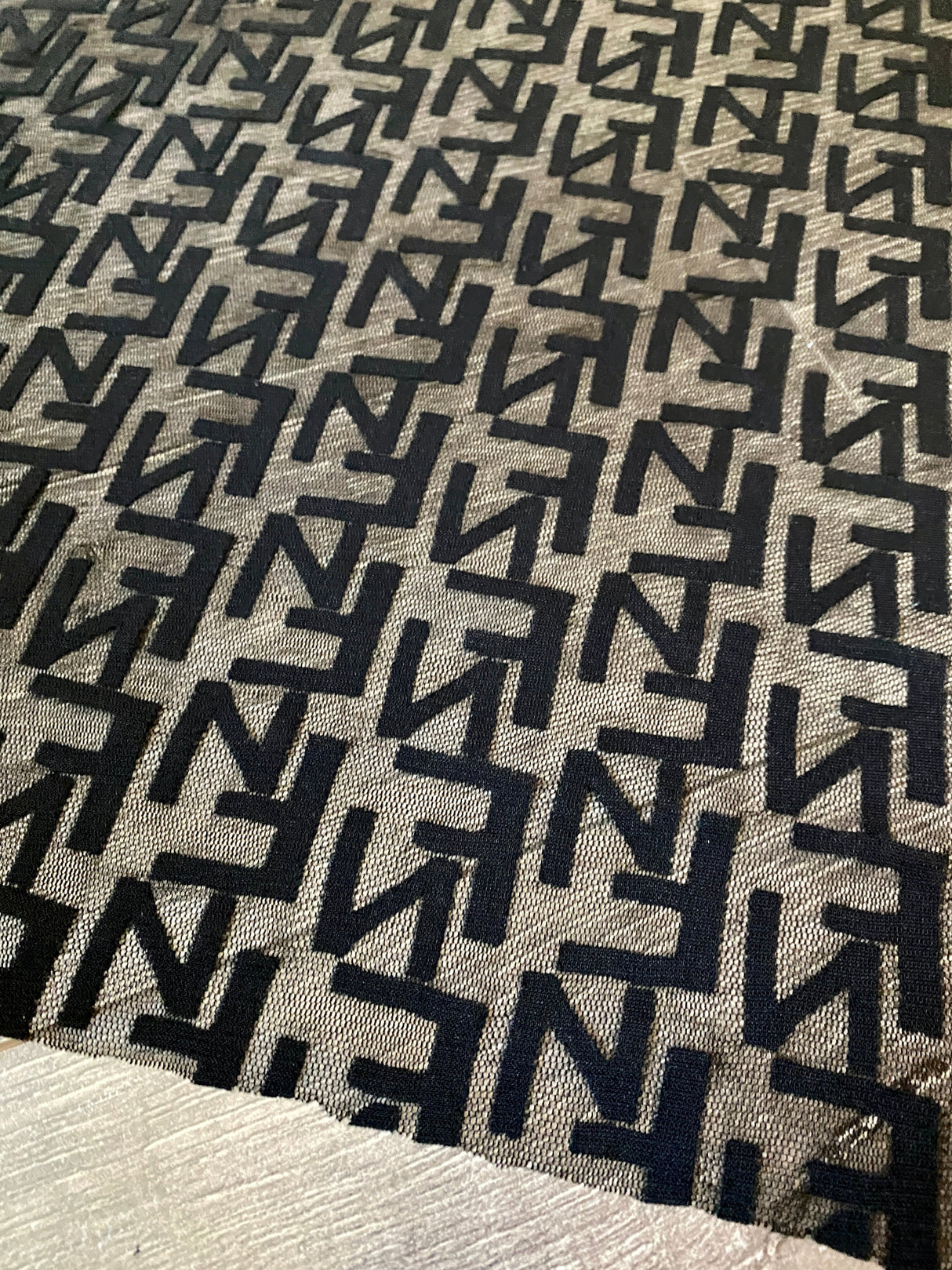 Black Geometric Power Mesh