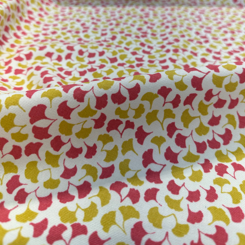Howards End Strawberry Robert Allen Cotton Fabric - Strawberry Print, 58" Width (1 Yard)