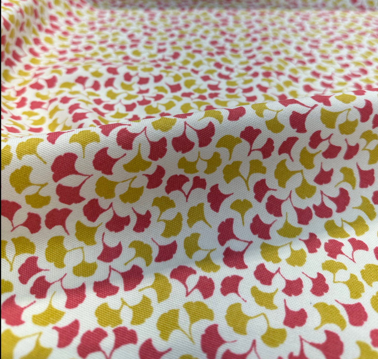 Howards End Strawberry Robert Allen Cotton Fabric - Strawberry Print, 58" Width (1 Yard)
