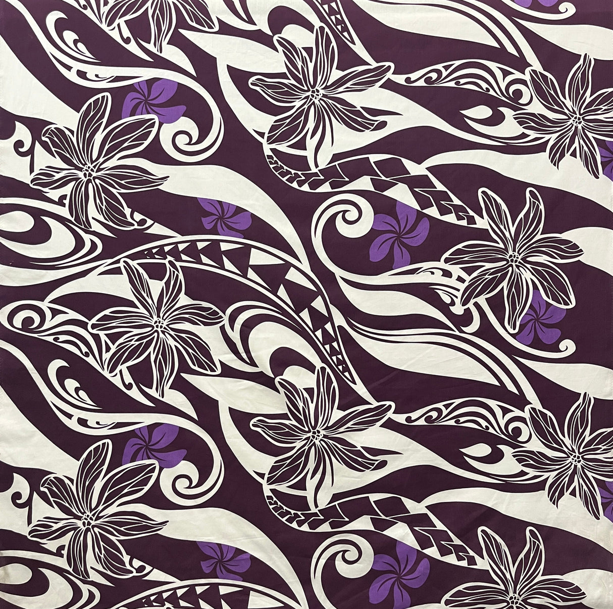 Hawaiian Gardenia Waves Traditional Tattoo Poly Cotton Fabric - Hawaiian Gardenia, Traditional Tattoo Waves, 45" Width (1 Yard)