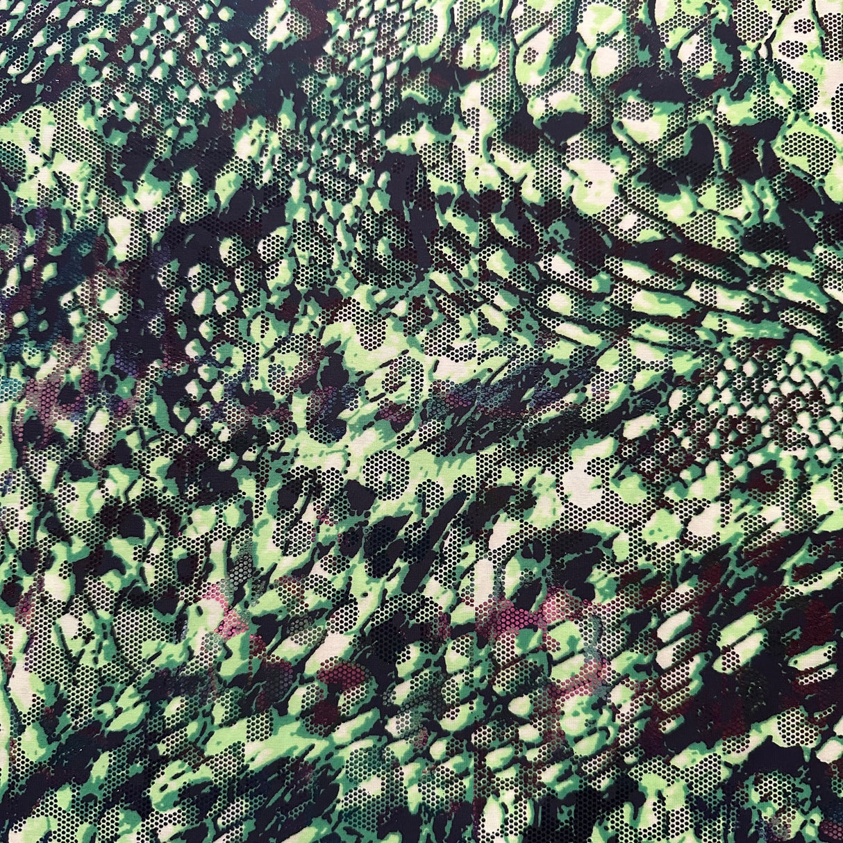 Polyester Spandex Fabric Illusion Snake 60"
