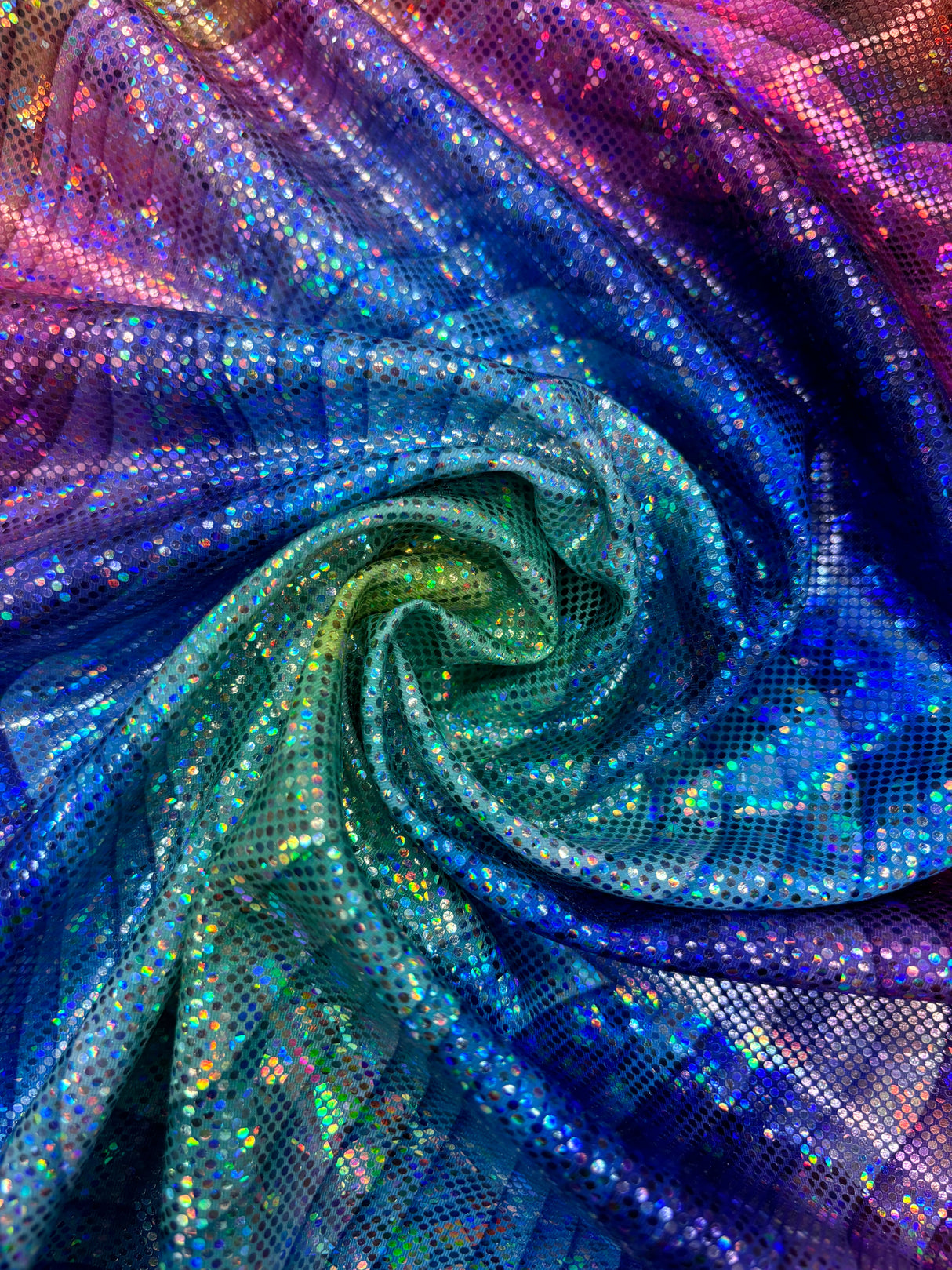 Wave Illusion Shattered Glass Spandex Fabric - Black, Shattered Glass Print, 58"/60" Width (1 Yard)