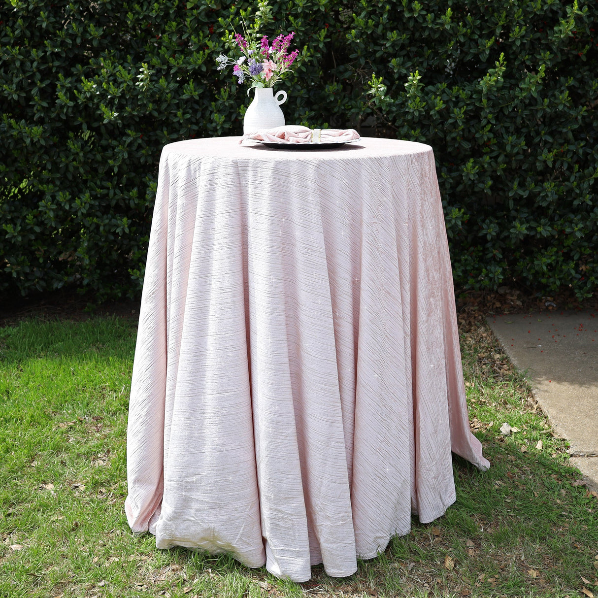 Round Velvet Tablecloth 120" Blush Pink/Rose Gold