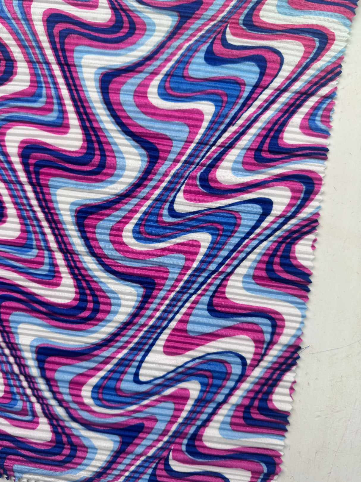 Printed Pleated Knit Blue Pink Wave