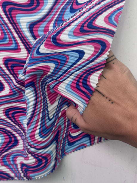 Printed Pleated Knit Blue Pink Wave