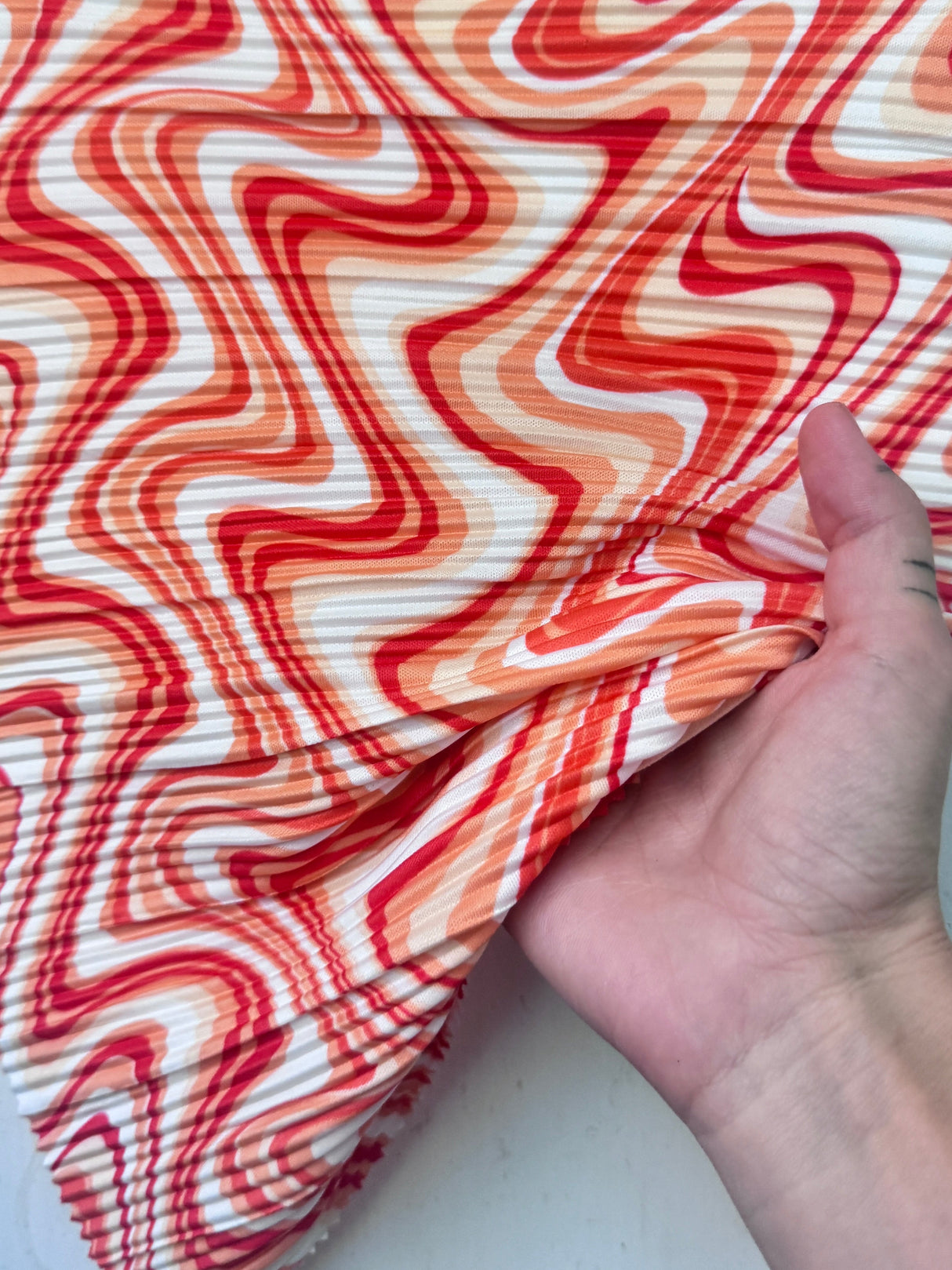 Printed Pleated Knit Orange Wave