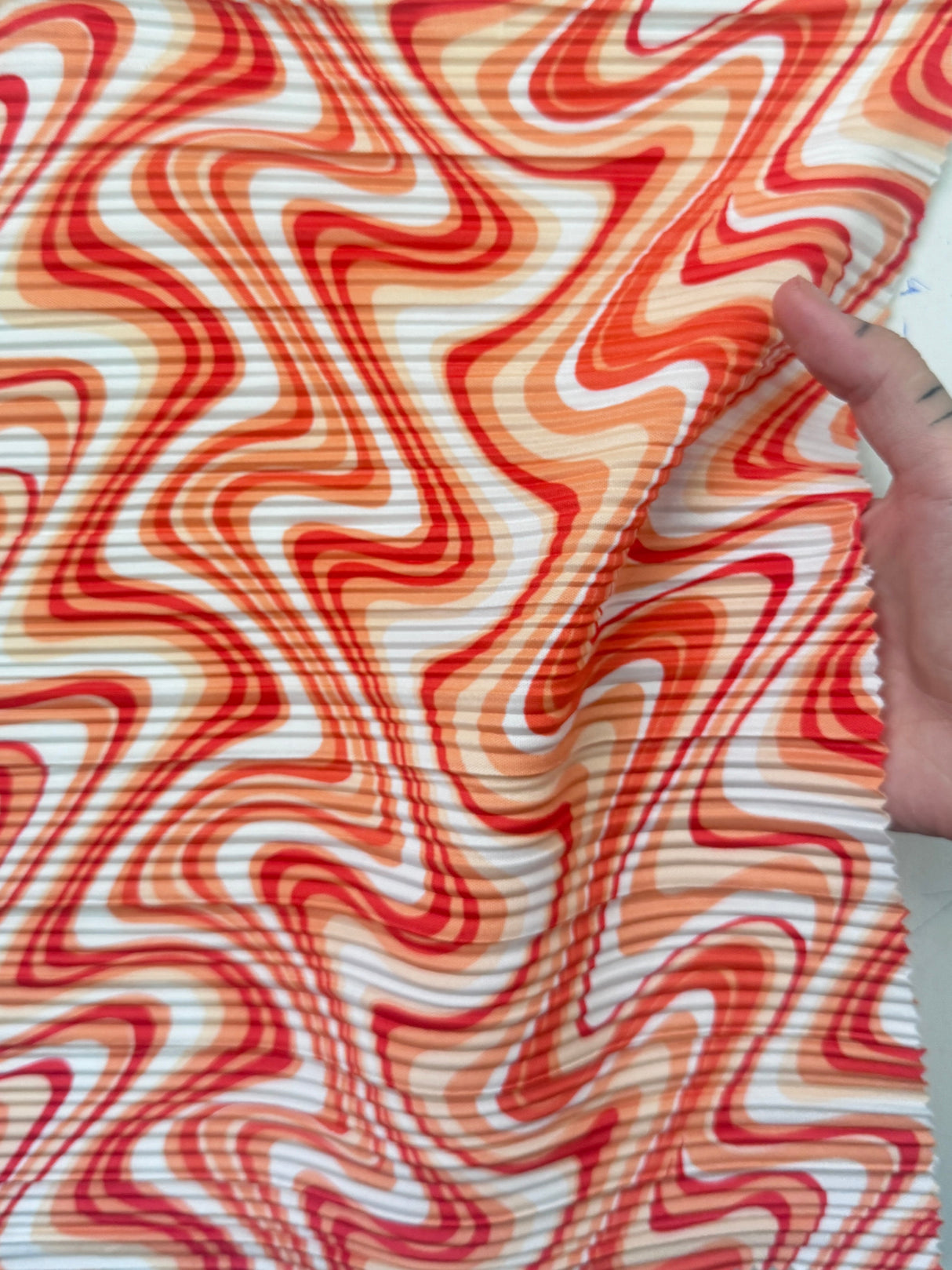Printed Pleated Knit Orange Wave