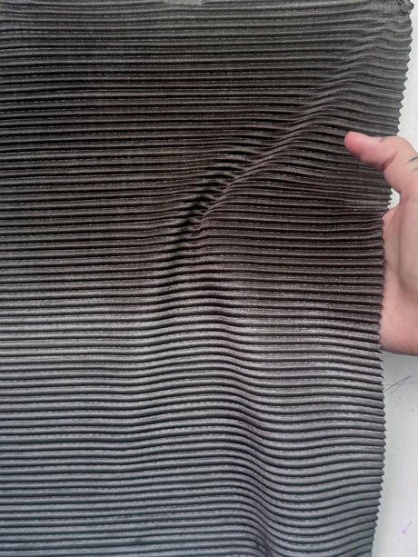Shiny Pleated Knit Silver Ombre