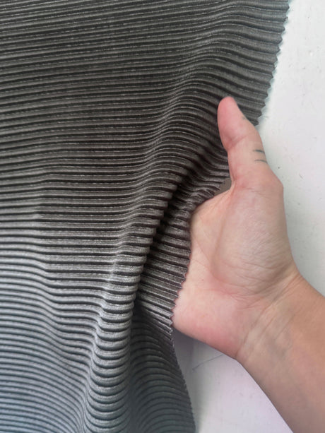 Shiny Pleated Knit Silver Ombre
