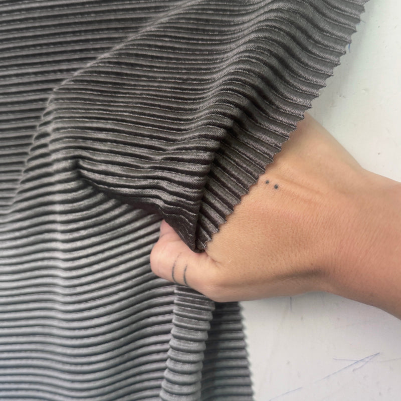 Shiny Pleated Knit Silver Ombre