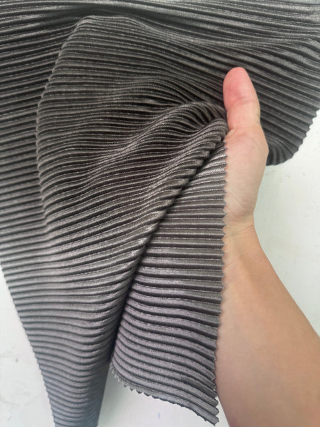 Shiny Pleated Knit Silver Ombre