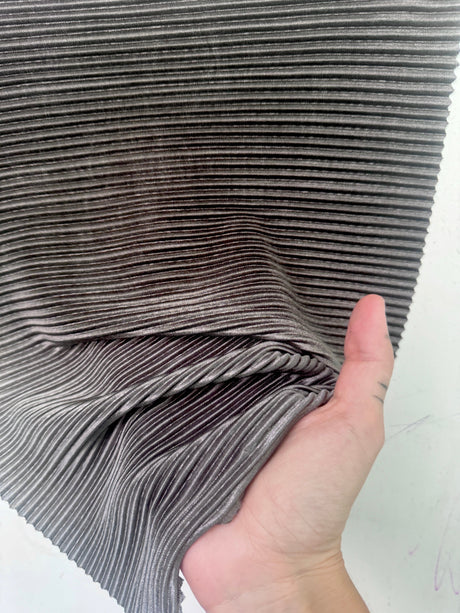 Shiny Pleated Knit Silver Ombre