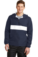 Anorak con bolsillo con cremallera.