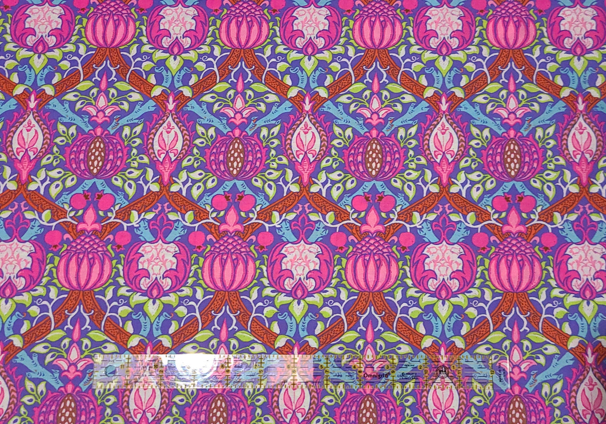 Quilting Cotton Kaffe Fassett x Morris & Co. Floral Granada Purple