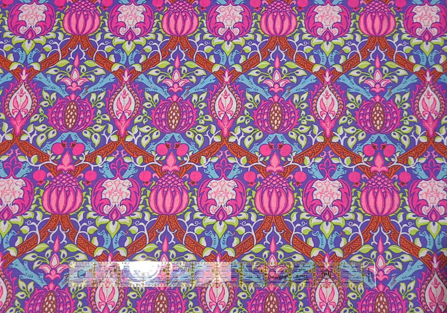 Quilting Cotton Kaffe Fassett x Morris & Co. Floral Granada Purple