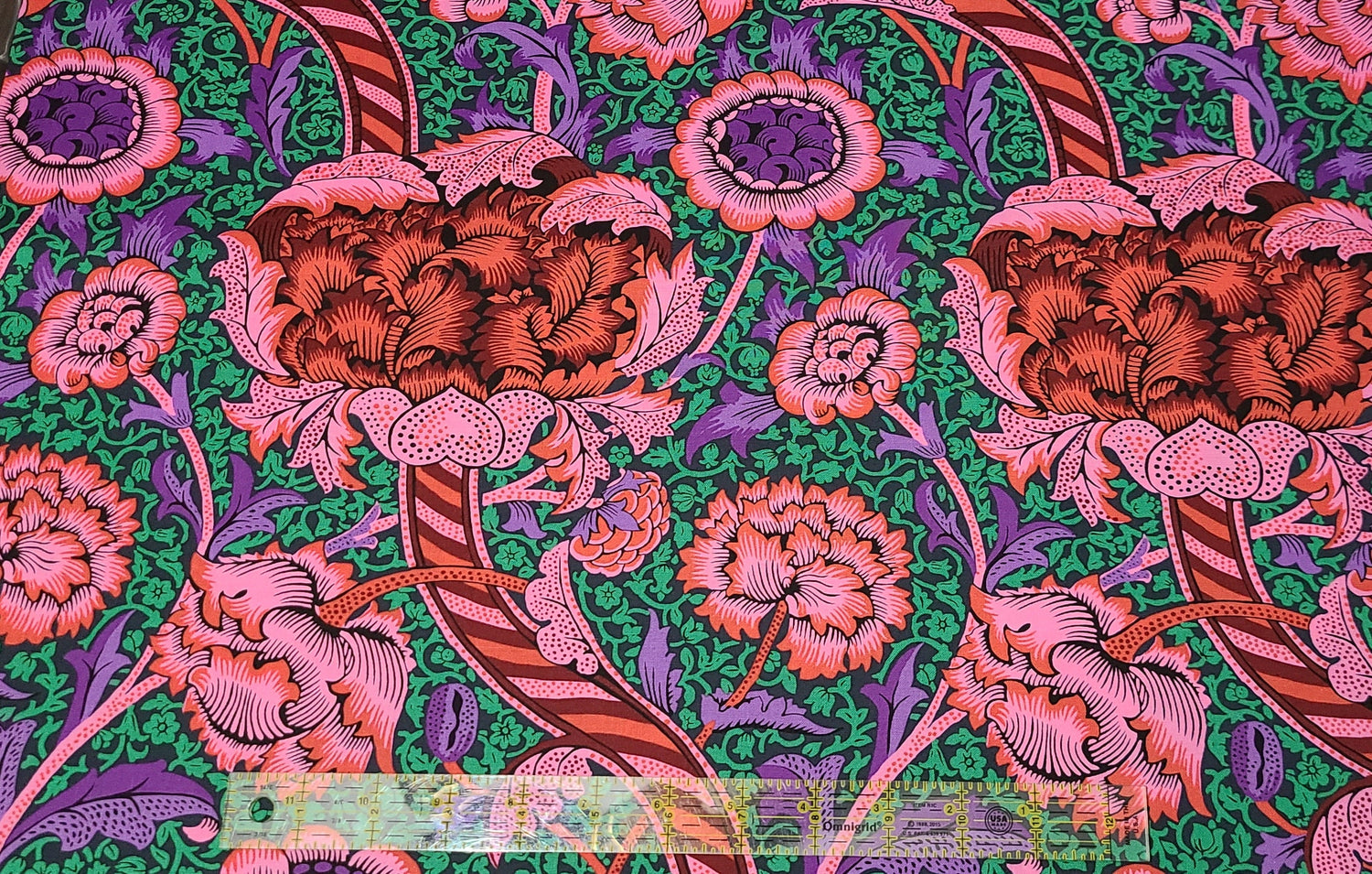 Quilting Cotton Kaffe Fassett x Morris & Co. Floral Wandle Red 100% Cotton