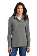 Port Authority® para mujer Fairway Stretch con cremallera 1/4