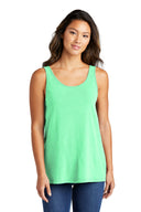 Camiseta sin mangas teñida en prenda Beach Wash® para mujer de Port & Company®