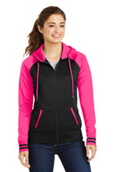 Chaqueta con capucha y cremallera completa de forro polar Varsity Sport Wick para mujer Sport-Tek®
