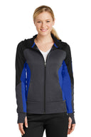 Chaqueta con capucha y cremallera completa de forro polar Tech Fleece con bloques de color para mujer Sport-Tek®