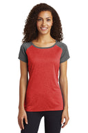 Camiseta con cuello redondo Heather-On-Heather Contender para mujer Sport-Tek®