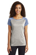 Camiseta con cuello redondo Heather-On-Heather Contender para mujer Sport-Tek®