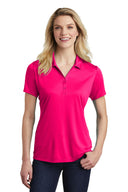 Polo Competitor PosiCharge para mujer Sport-Tek®