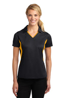 Polo de manga corta con bloques laterales Micropique Sport Wick para mujer Sport-Tek®