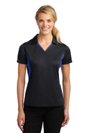 Polo de manga corta con bloques laterales Micropique Sport Wick para mujer Sport-Tek®