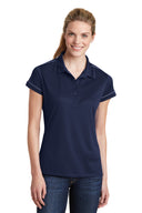 Polo Micropique Sport-Wick con costuras en contraste para mujer