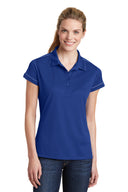 Polo Micropique Sport-Wick con costuras en contraste para mujer