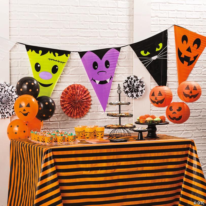 Large Character Plastic Pennant Banner Halloween Decoration
