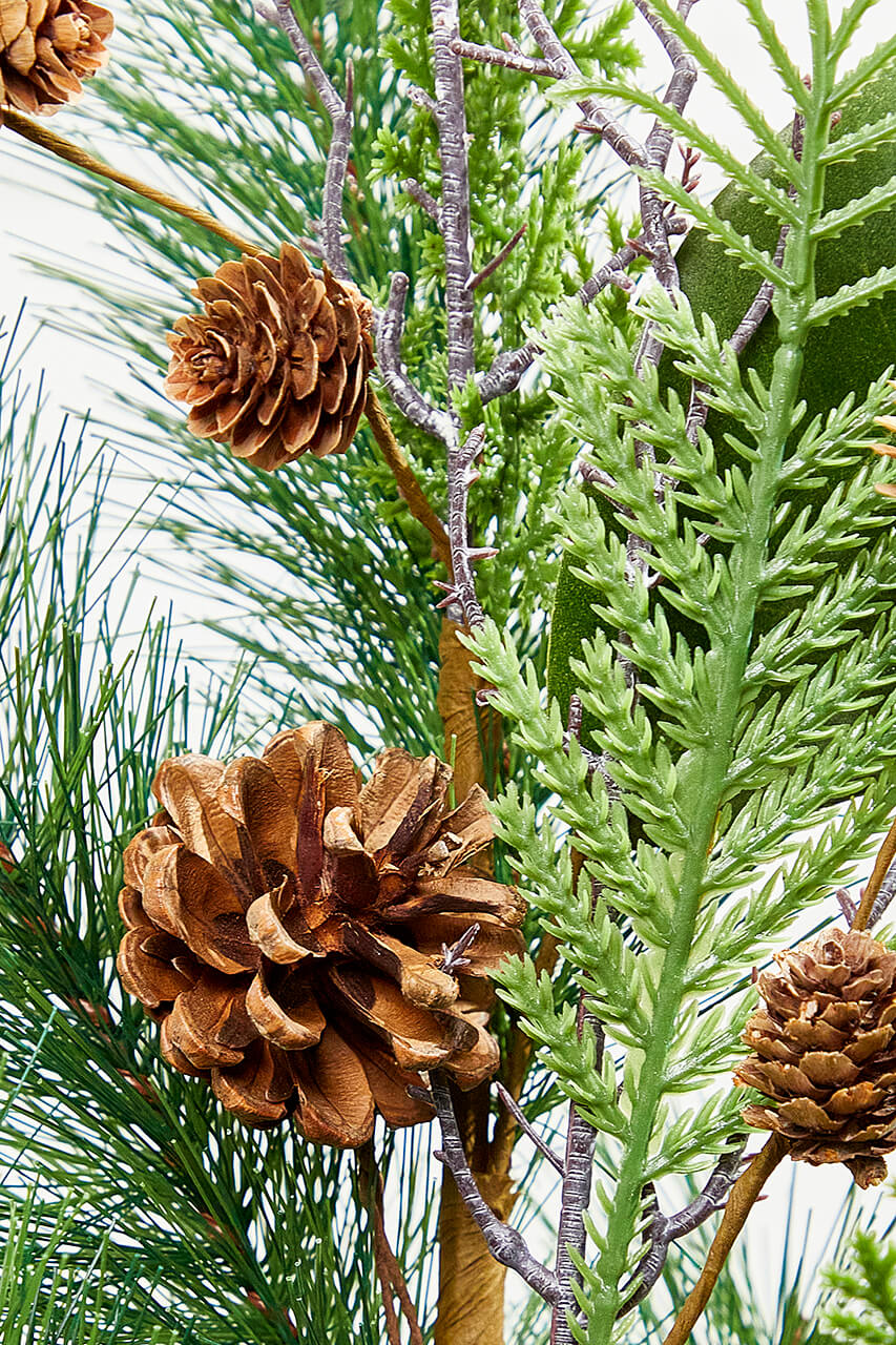 32” Mixed Pine & Magnolia Leaf Pinecone Spray