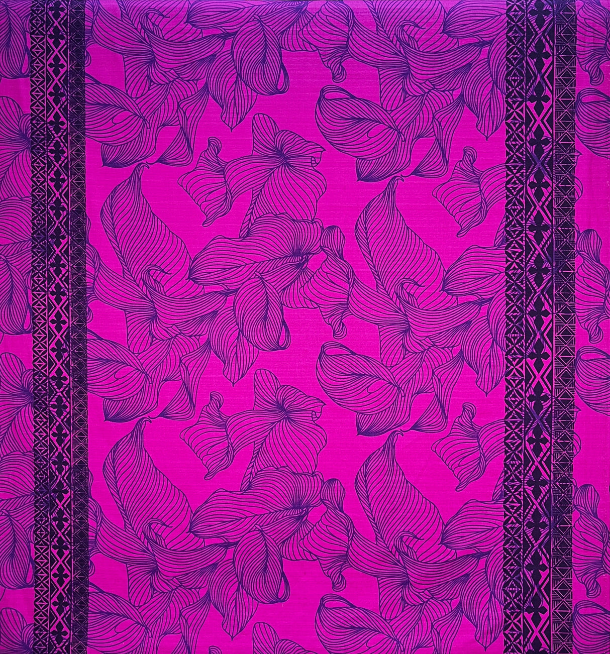 Lily With Tapa Double Border Cotton Light Barkcloth Fabric - Floral Tapa Border, 36" X 45" (1 Yard)