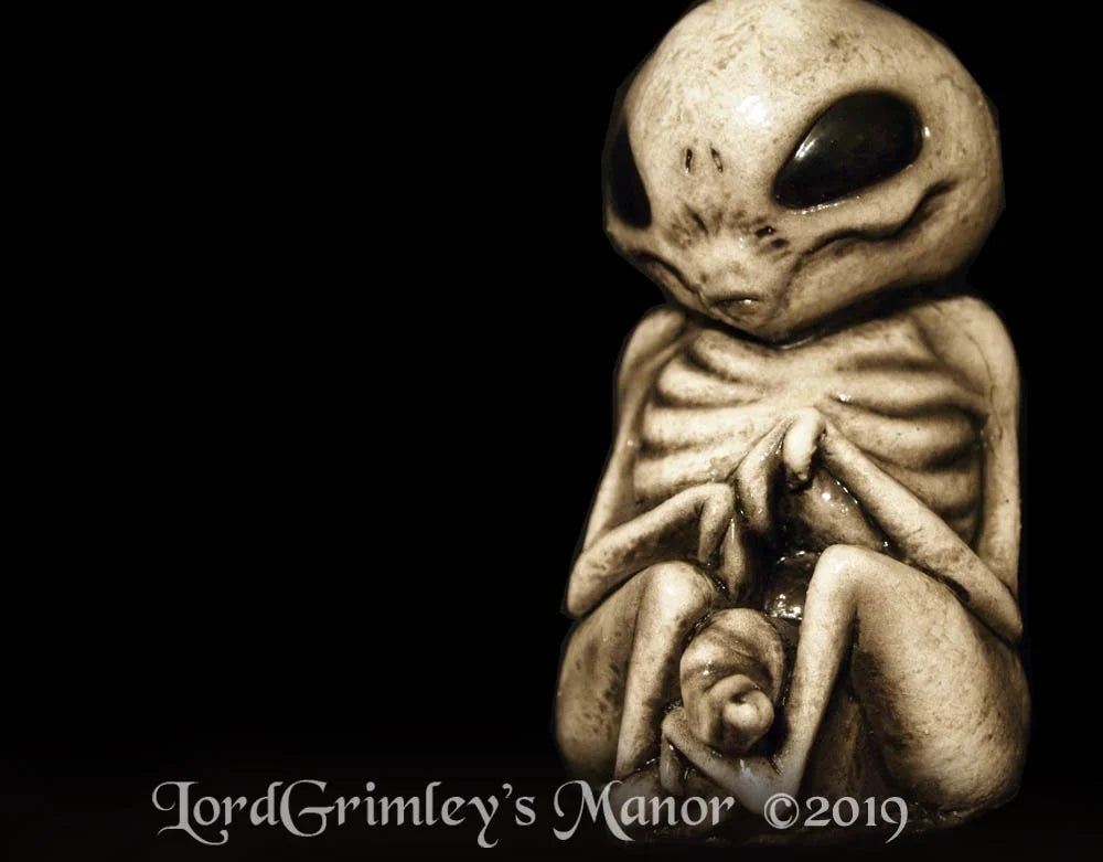 Area 51 Alien Embryo Jar - White Variant
