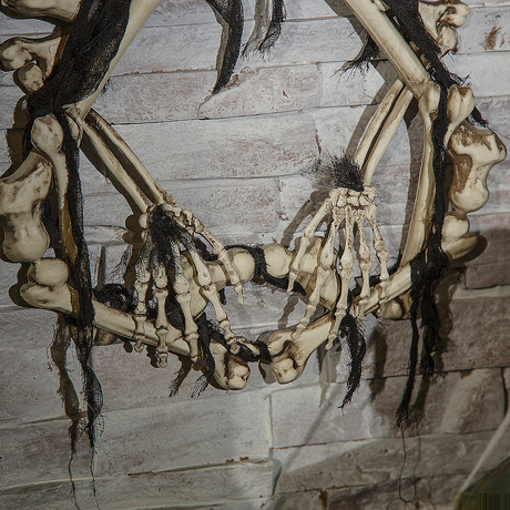 Light Up Skeleton Wreath