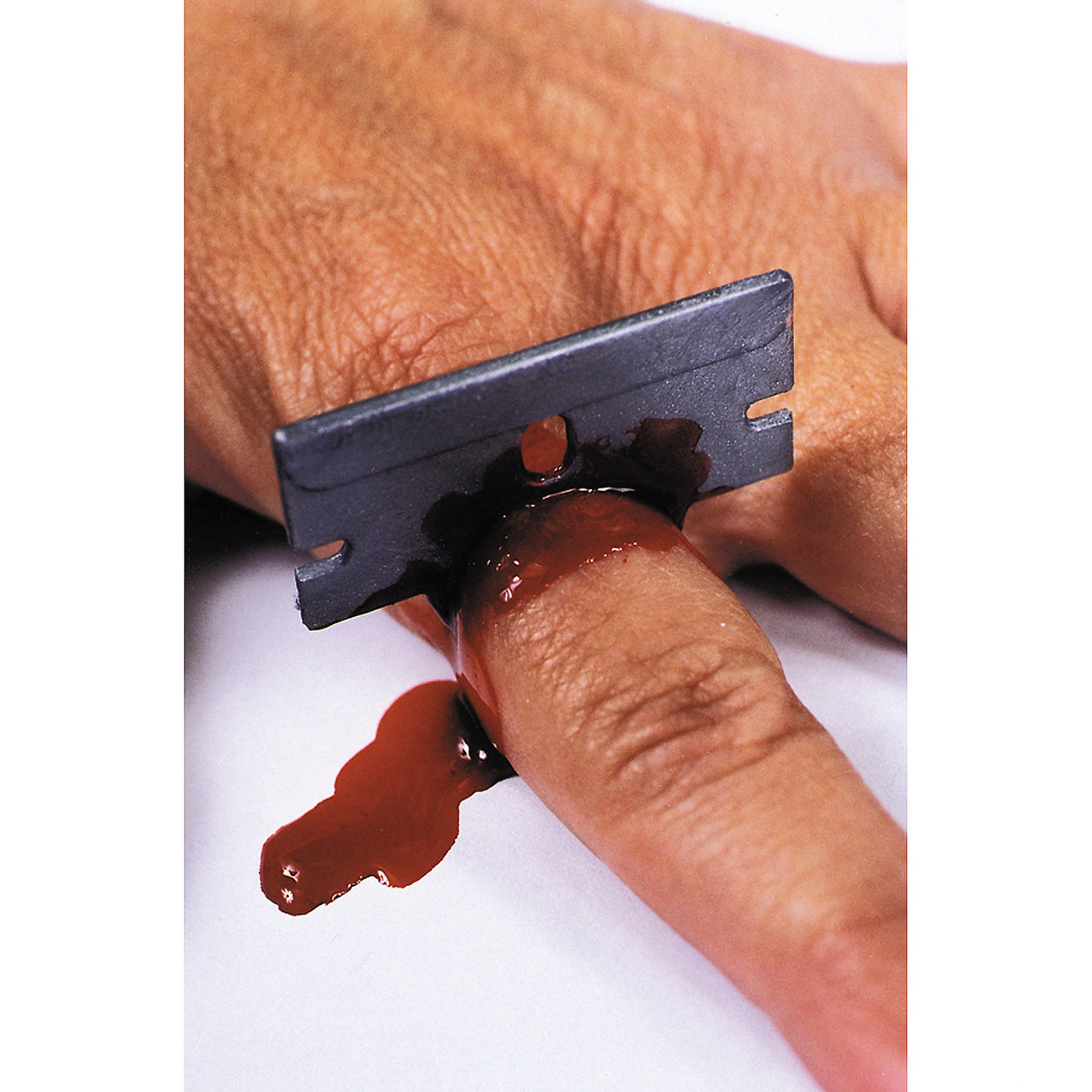 Realistic Bloody Razor Blade for Halloween Pranks Costume Events and Gag Gifts