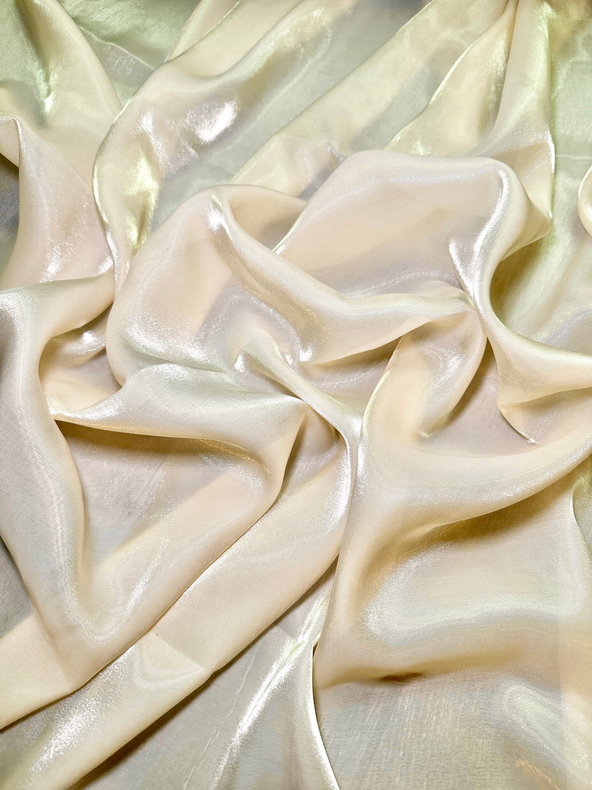Liquid Shimmery Chiffon Cream
