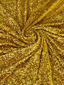 Stretch Sequin on Velvet Yellow Gold
