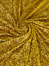 Stretch Sequin on Velvet Yellow Gold