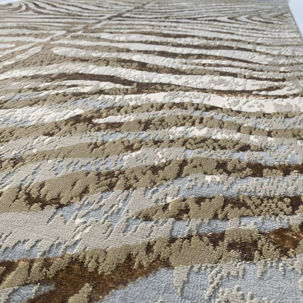 Maximus 187 Polyester Viscose Blend Fabric - Safari Zebra Animal Print, Color-Changing Flat Weave, 7'6" X 10'3" (1 Rug)