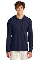 Port & Company® Camiseta con capucha teñida a la prenda estilo lavado de playa