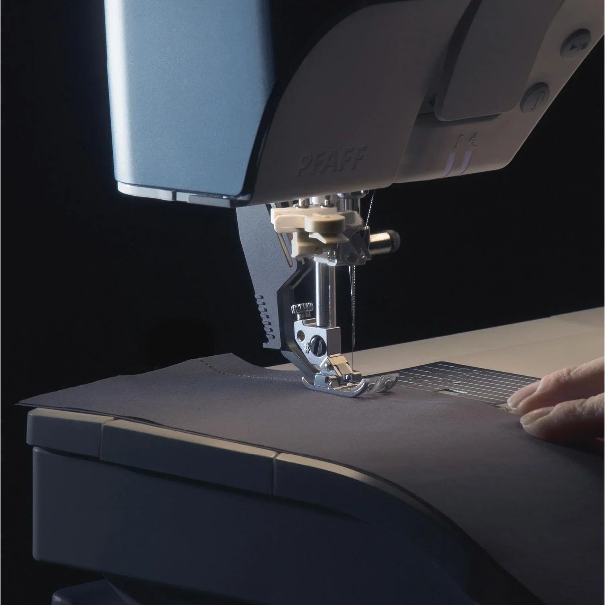 PFAFF Performance Icon Sewing Machine