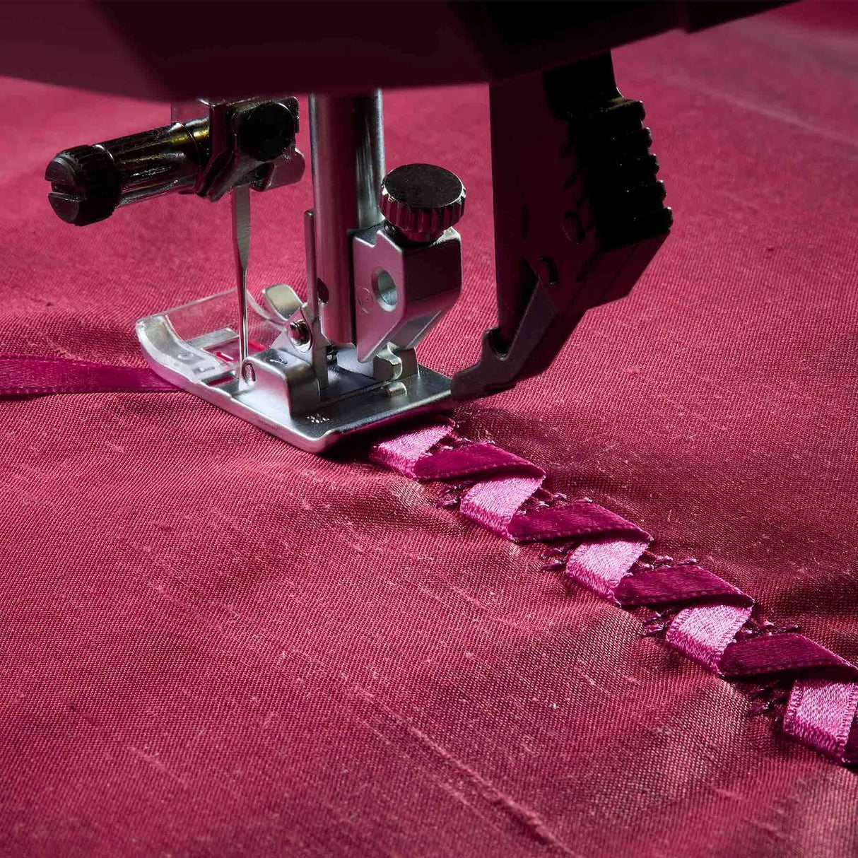 PFAFF Quilt Expression 725 Sewing Machine