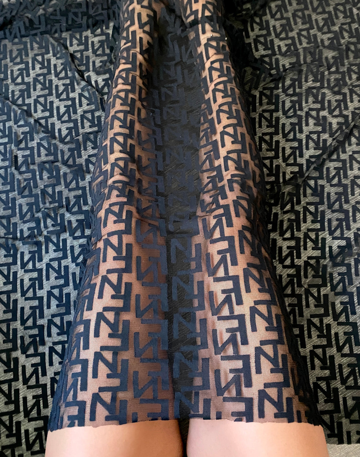 Black Geometric Power Mesh